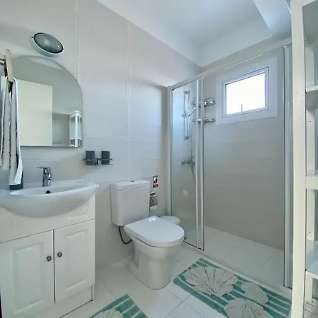 Kapparis Sunrise Villa *