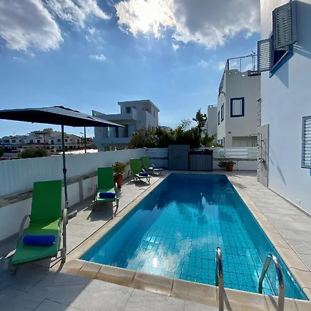 Kapparis Sunrise Villa *