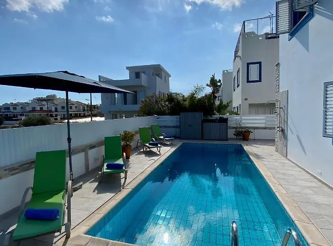 Kapparis Sunrise Villa *