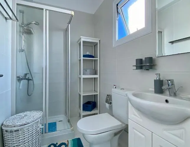 Kapparis Sunrise Villa *