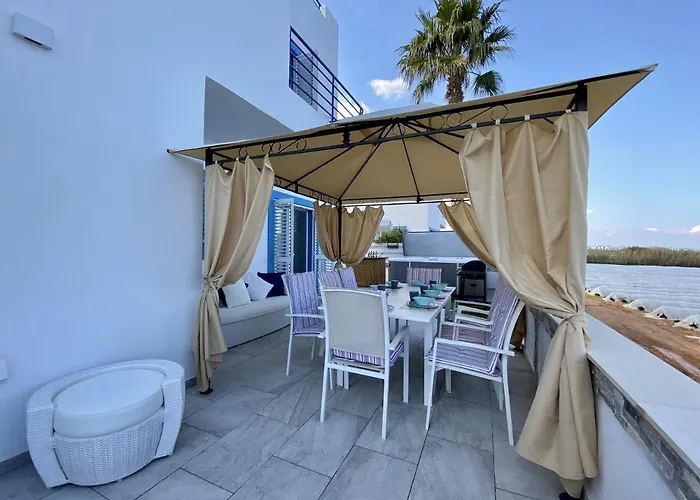 Kapparis Sunrise Villa *