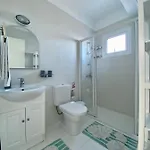 Kapparis Sunrise Villa *