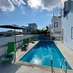 Kapparis Sunrise Villa *