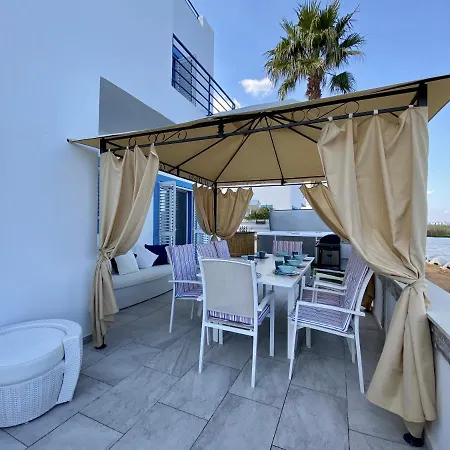 Kapparis Sunrise Villa *