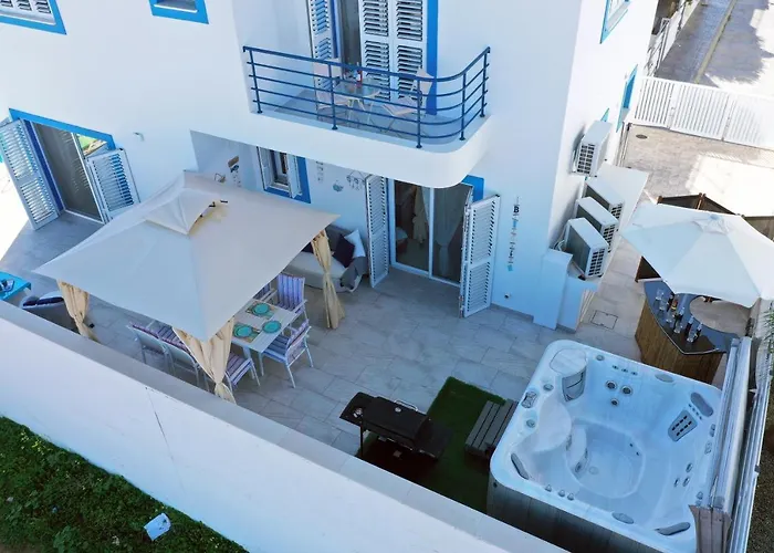 Kapparis Sunrise Villa *