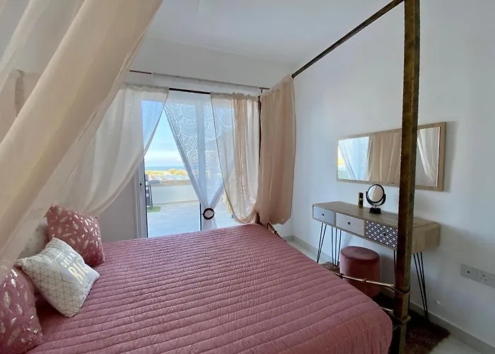 Kapparis Sunrise Villa *